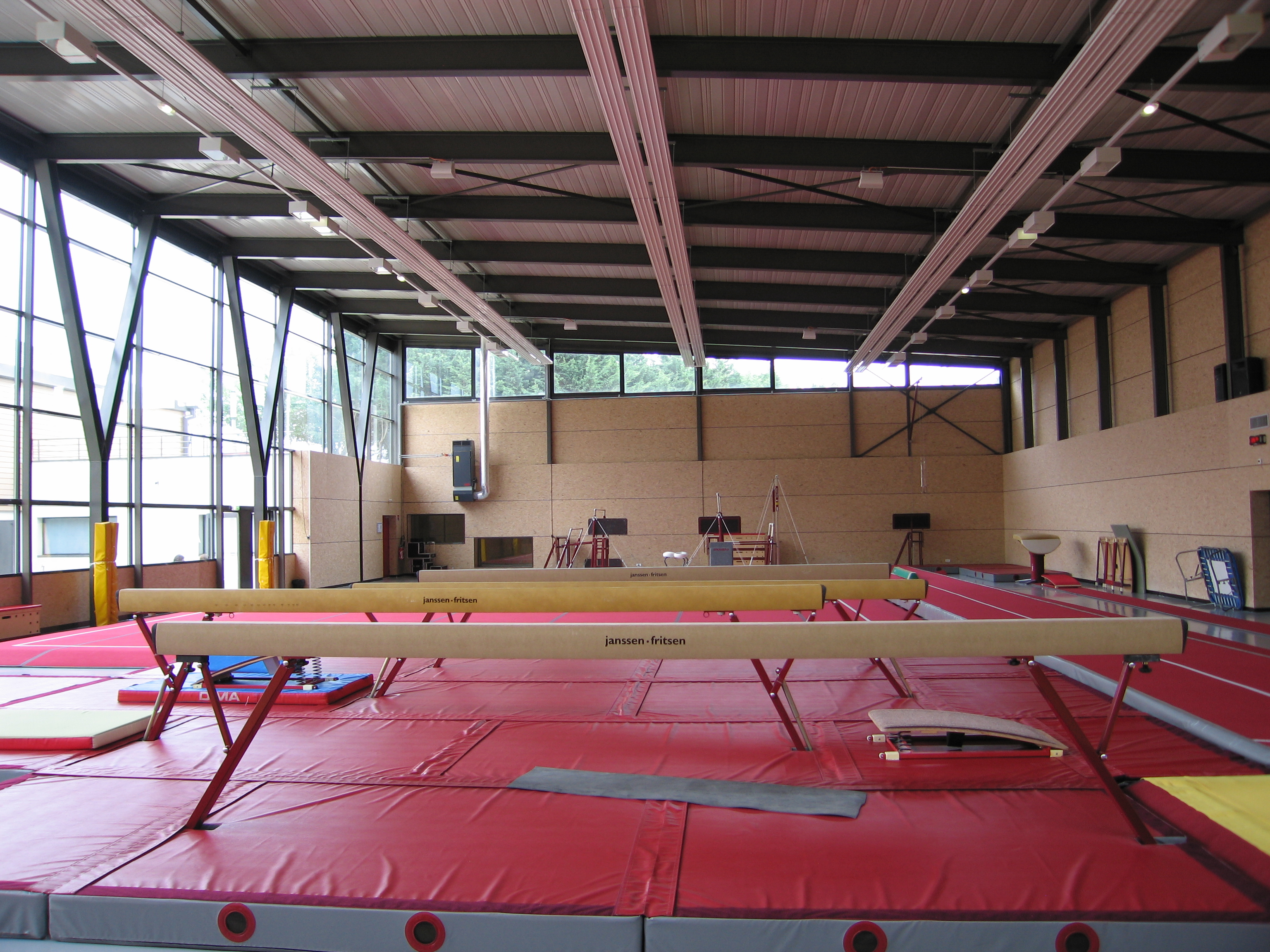 Gymnase des Pyramides - Voisins le Bretonneux - photo 7